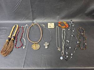 lot 610 image: Mixed Fashion Jewelry Lot with Statement Necklaces