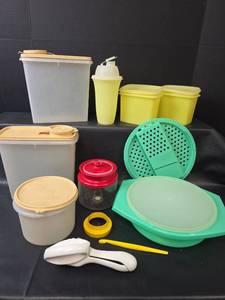 lot 616 image: Tupperware Storage Containers