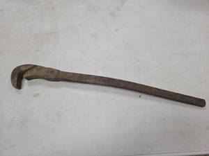 lot 632 image: Vintage 26in Tool