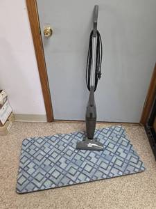lot 639 image: Bissell 38B1-L Stick Vacuum Cleaner and Anti-Fatigue Mat