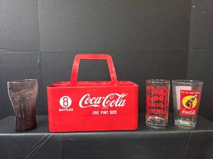lot 641 image: Coca-Cola Collector Set with Carrier and Glasses