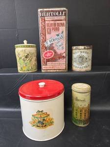 lot 644 image: Vintage Italian Tin Collection - Bertolli, Harrods & Rey West