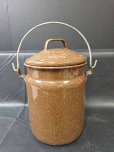 lot 645 image: Brown Speckled Enamelware