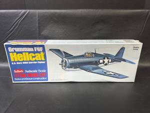 lot 661 image: Guillows Grumman F6F Hellcat U.S. Navy WW2 Carrier Fighter  Flying Model Kit NIB