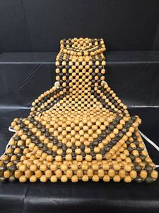 lot 712 image: Wooden Beaded Car Seat Cover