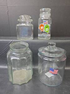lot 788 image: Glass Storage Jar Collection