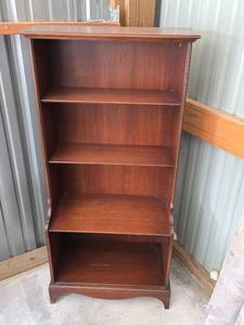 lot 17 image: Imperial Traditional Cherry Wood Bookshelf