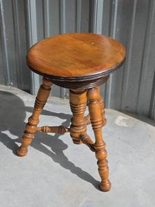 lot 20 image: Antique Wooden Piano Stool with Turned Legs