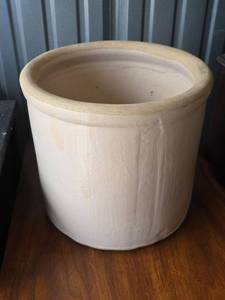 lot 21 image: Large White Ceramic Crock