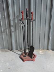 lot 28 image: Decorative Fireplace Tool Set with Stand