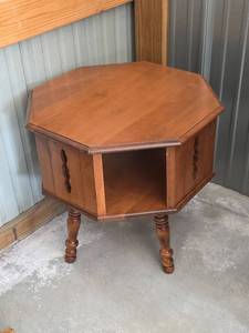 lot 29 image: Tell City Octagonal Wood End Table