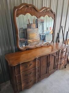 lot 36 image: Broyhill Premier French Provincial Dresser with Mirror