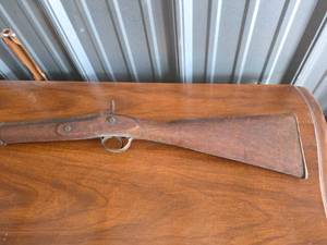 lot 37 image: 1800s Percussion Cap Rifle 56in Long