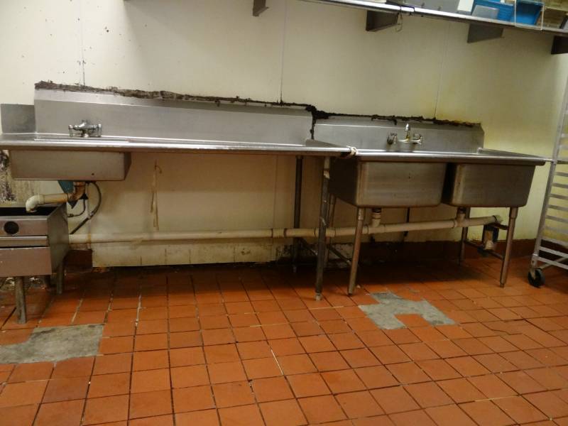 lot 5221 image: (2) Stainless Sinks