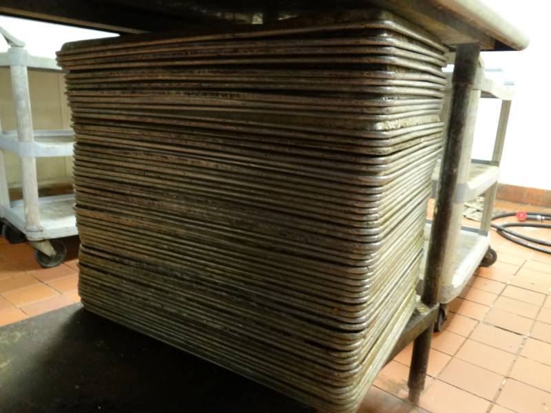 lot 5239 image: Lot of 10 Sheet Pans