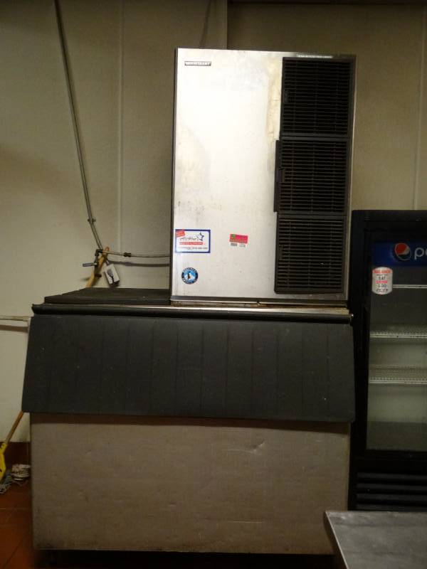 lot 5256 image: Hoshizaki Ice Machine and Bin