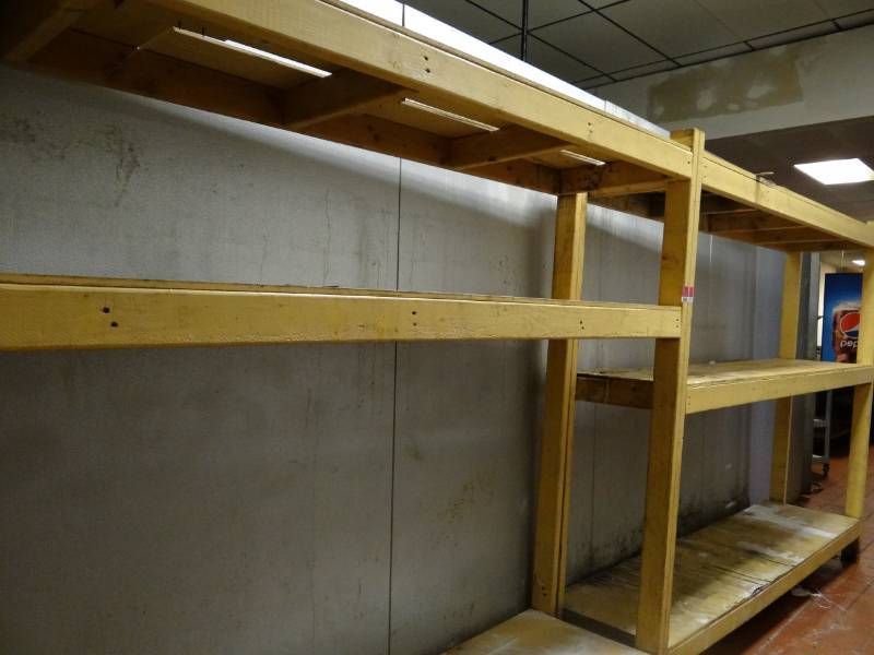 lot 5259 image: Large Wooden Shelf