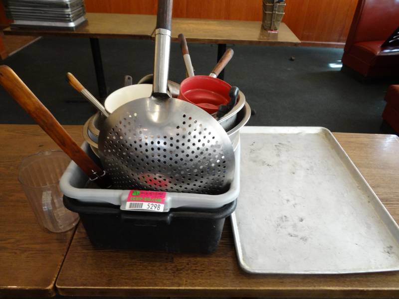 lot 5298 image: Strainers, Tubs, Utensils