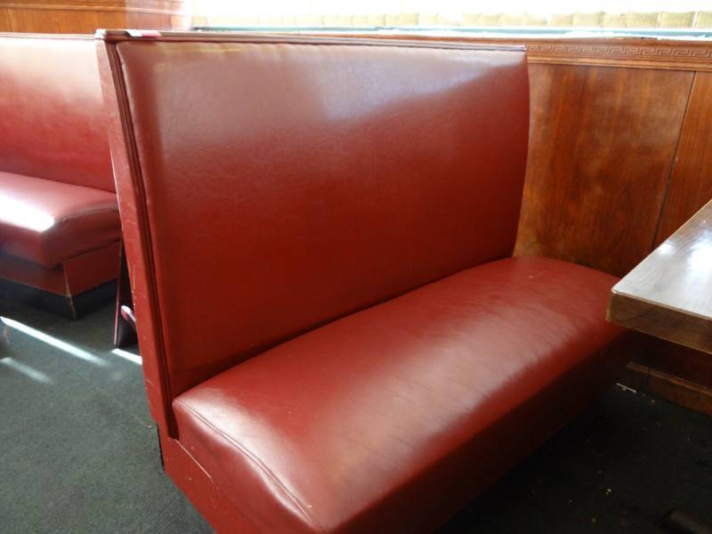 lot 5312 image: Single Vinyl Booth