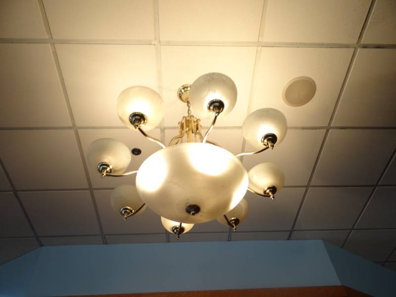 lot 5328 image: Chandelier