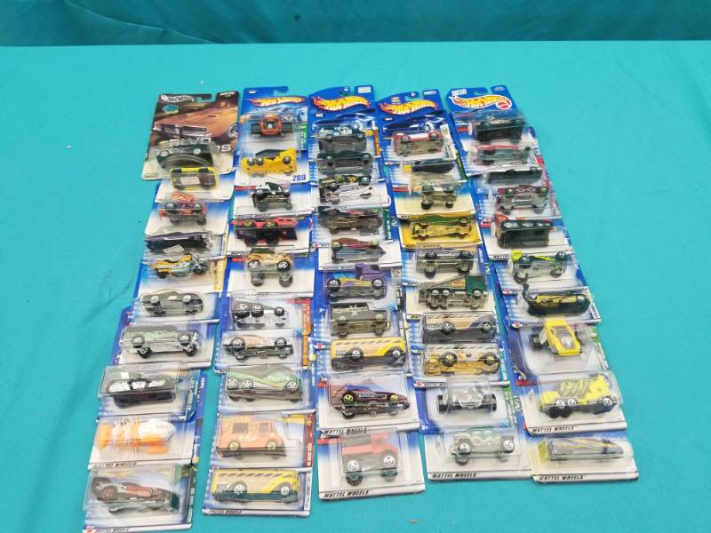 lot 8000 image: Mega Lot of Hot Wheels Cars Collection