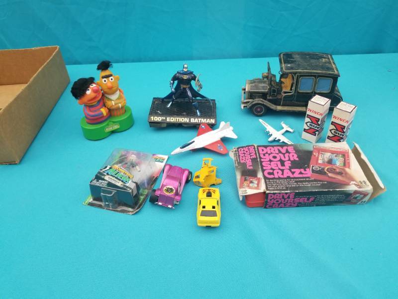 lot 8049 image: Lot of Old School Toys