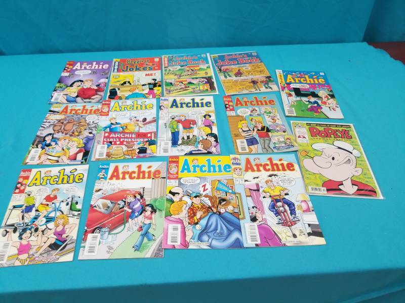 lot 8140 image: Lot of Comic Books