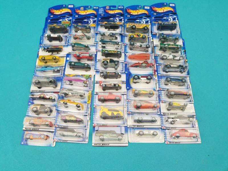lot 8148 image: 50 Hotwheel Car Lot