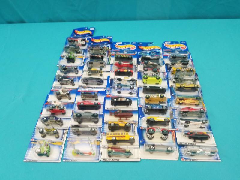lot 8149 image: 50 Hotwheel Car Lot