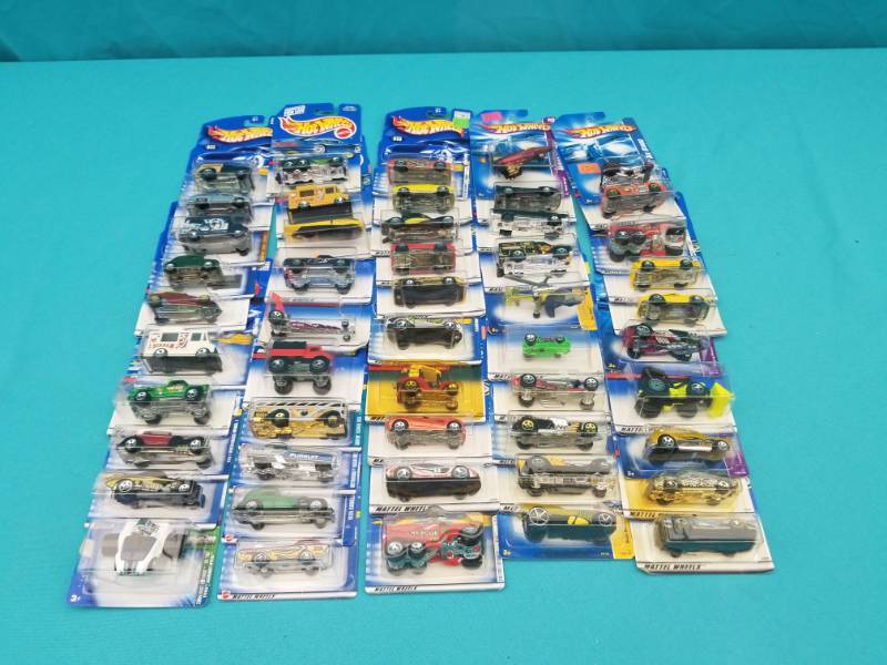 lot 8151 image: 50 Hotwheel Car Lot