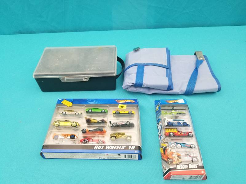 lot 8152 image: Hot Wheels Accessories and Cars Lot