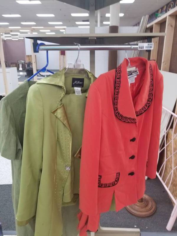 lot 8092 image: Lot of Quality Jackets