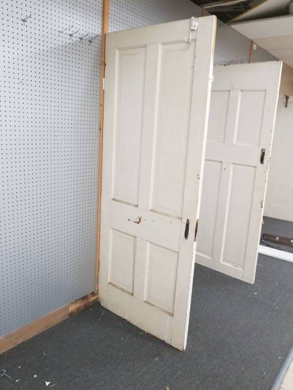 lot 8170 image: Wooden Door