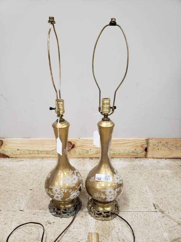 lot 8057 image: Pair of Vintage Lamps