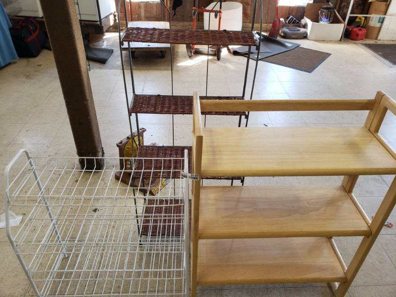 lot 8107 image: 3 Mix Match Shelves