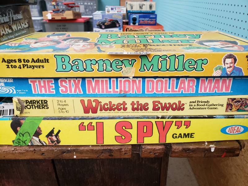 lot 8110 image: Lot of Amazing Board Games