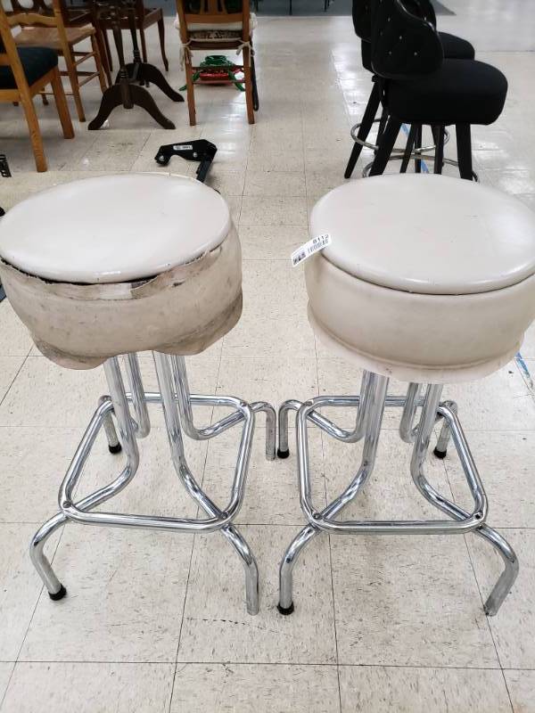 lot 8112 image: 2 White Leather Diner Stools