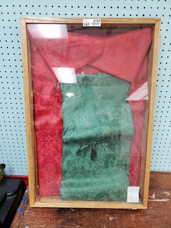 lot 8184 image: Shadow Box contents included