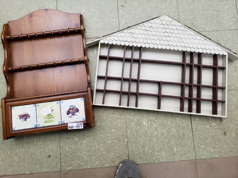 lot 8185 image: Miniature Wall Decor Shelving