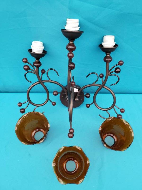 lot 8194 image: Light Fixture