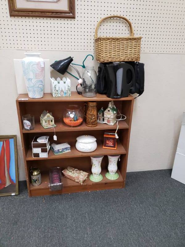 lot 8222 image: Wooden Shelf contents included