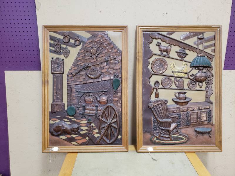 lot 8223 image: Beautiful Tin Wall Decor