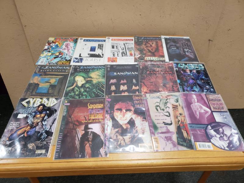 lot 8227 image: Lot of Comic Books
