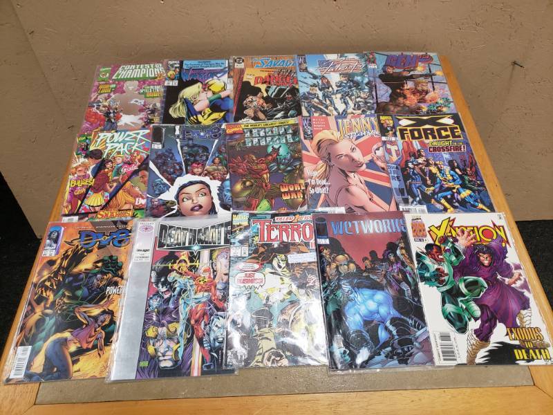 lot 8230 image: Lot of Comic Books