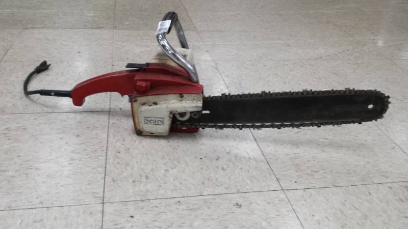 lot 8074 image: Sears Chainsaw