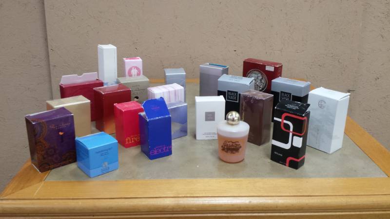 lot 8082 image: Lot of Quality Brand Perfumes