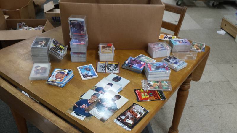 lot 8118 image: Mega Lot of Baseball Cards
