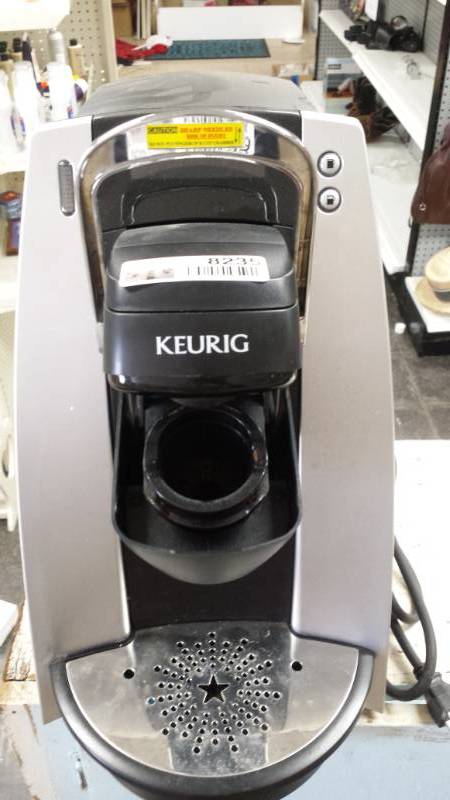 lot 8235 image: Keurig B200 Commercial Coffee Machine