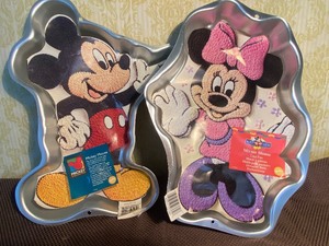 lot 112 image: Cake Pans - Mickey 95 &  Minnie 98