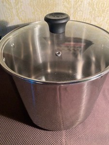 lot 138 image: T-Fal 12 QT Pan, Bowl and Strainer - All New